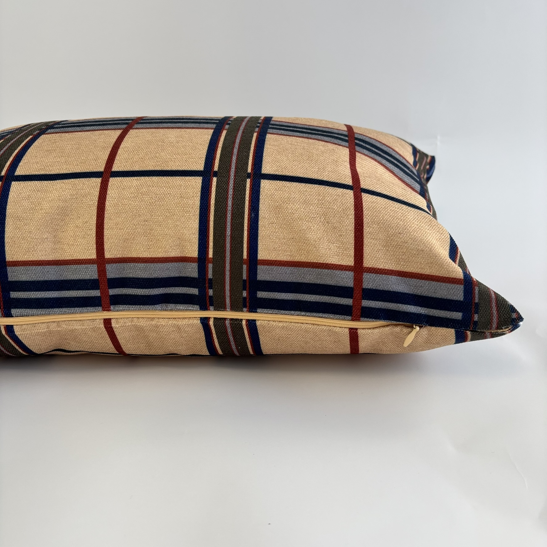 CAPA PARA ALMOFADA BAGUETE XADREZ WINDSOR CLARO
