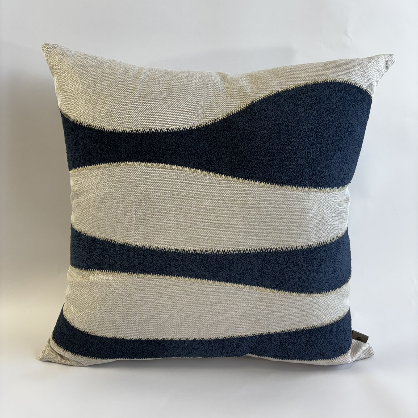 CAPA PARA ALMOFADA 50 X 50 CM APLIQUE ONDAS AZUL