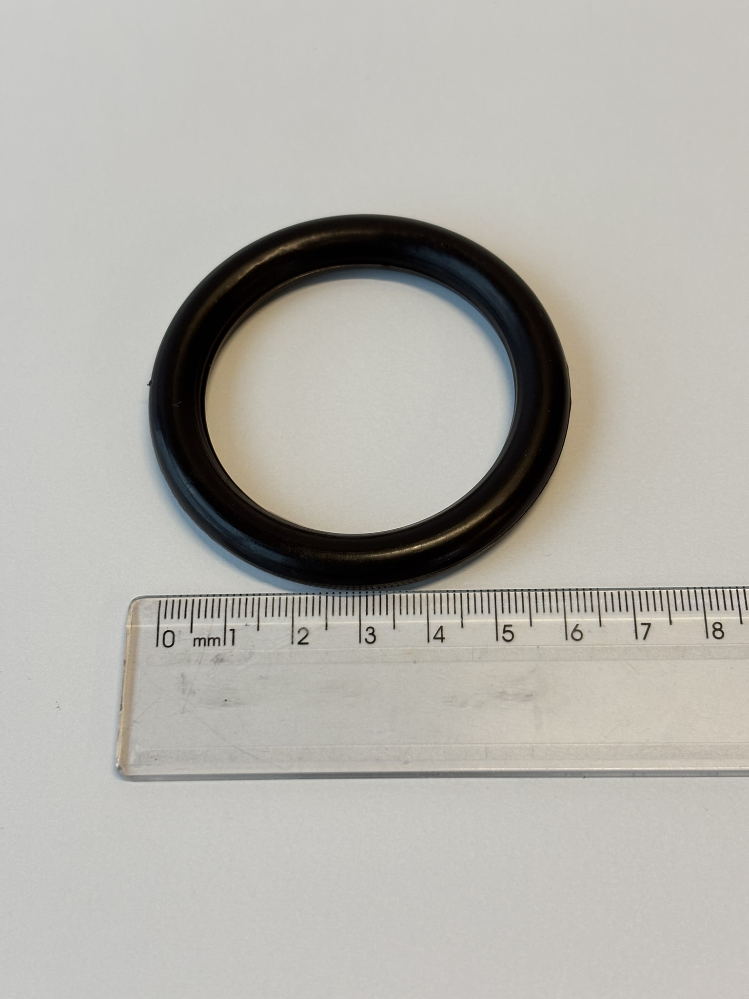 ARGOLA IMBUIA 28mm PLASTICA