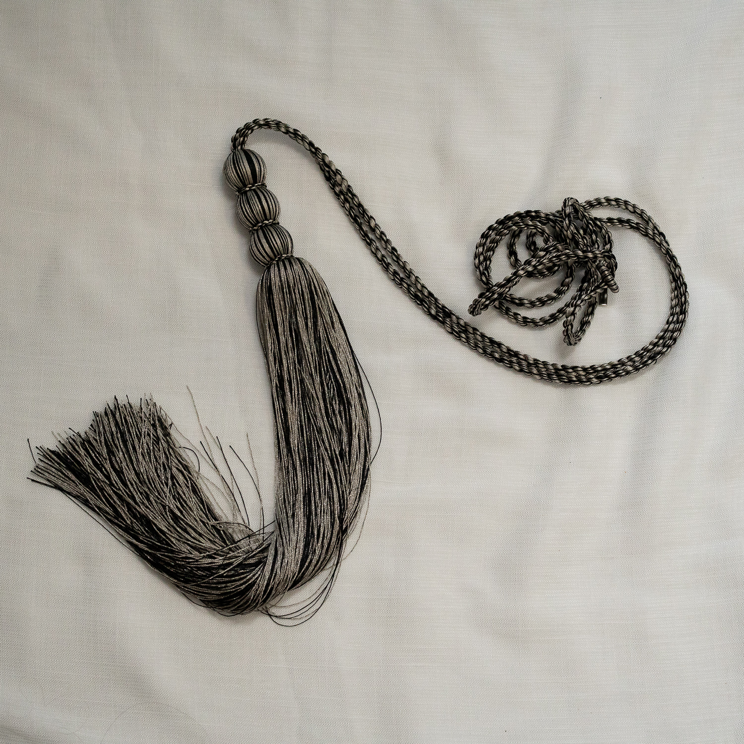 BRAÇADEIRA / PINGENTE PARA CORTINA PRETO MESCLA