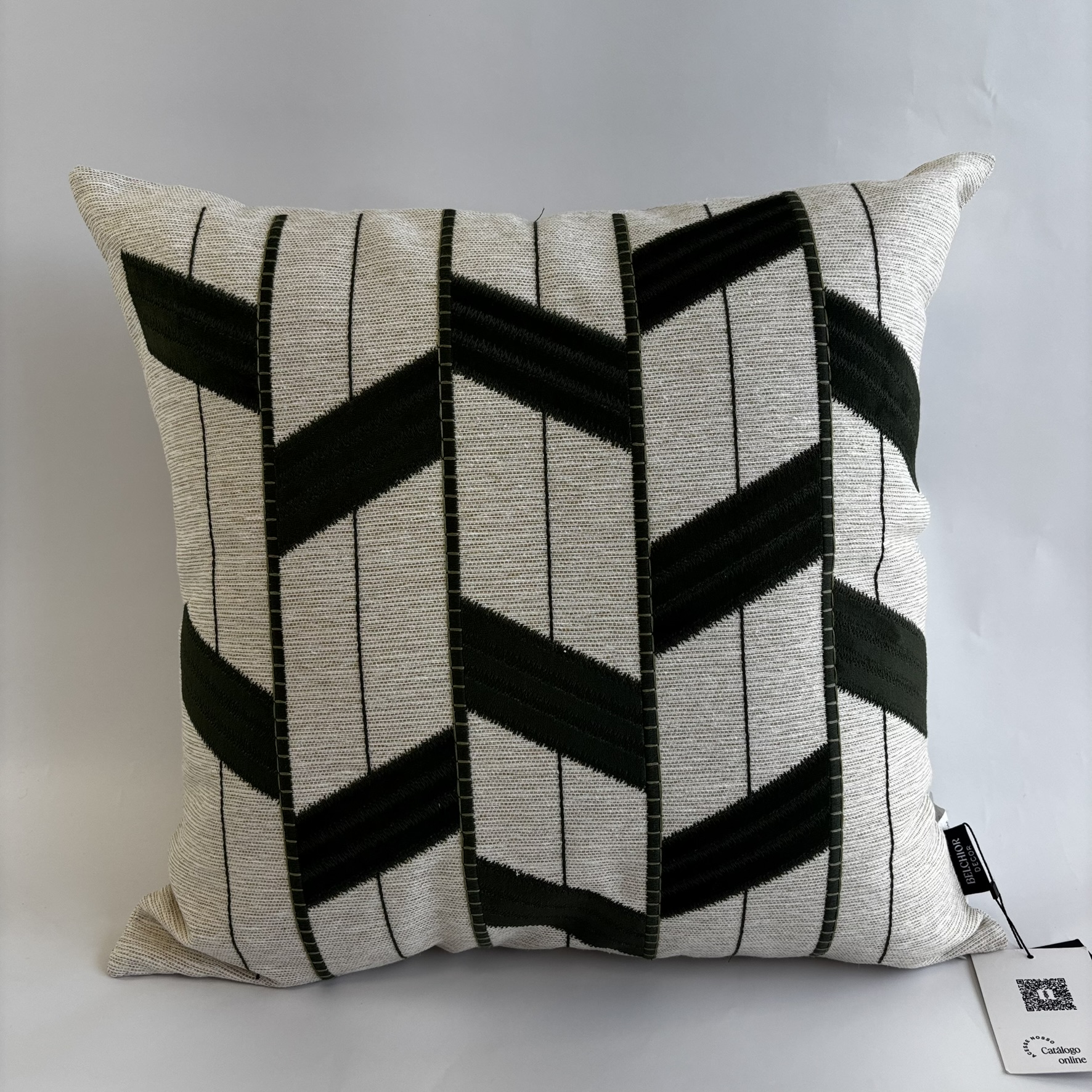 CAPA PARA ALMOFADA 50 X 50 CM CONCEPT BEGE COM APLIQUES VERDE
