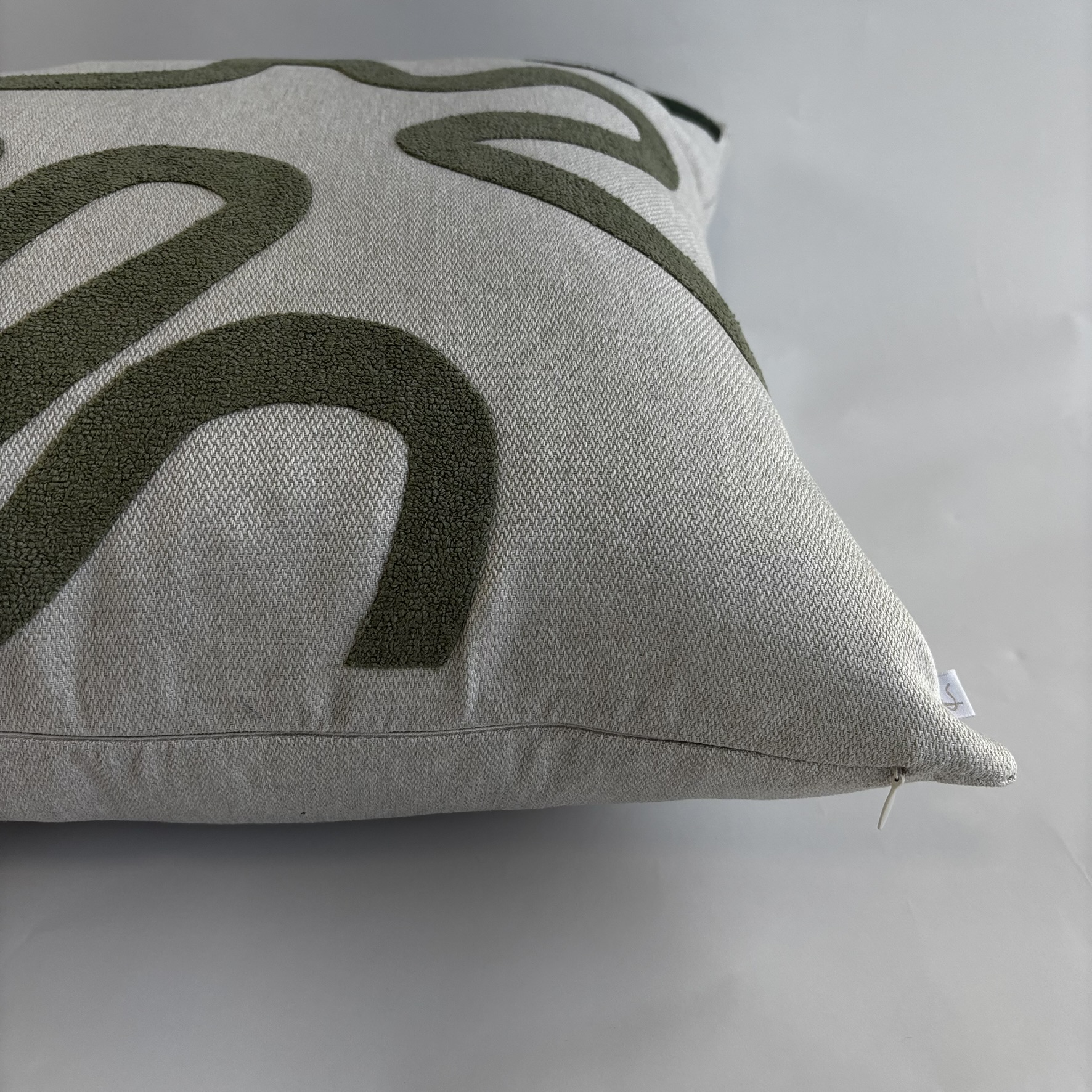 CAPA  PARA ALMOFADA 50 X 50 CM APLIQUE ORGANICO VERDE