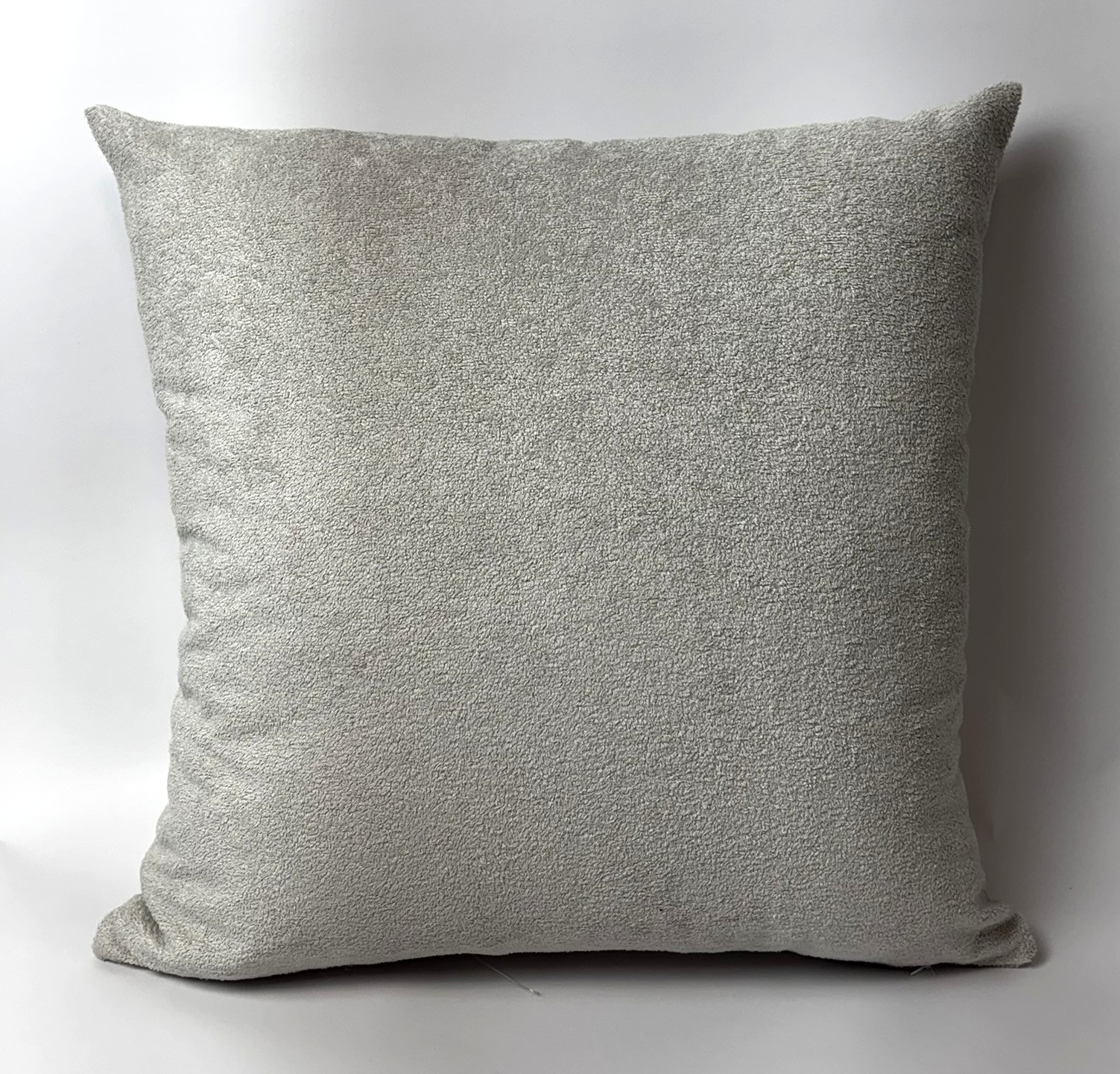 CAPA PARA ALMOFADA 50 X 50 CM  BOUCLÊ GELO