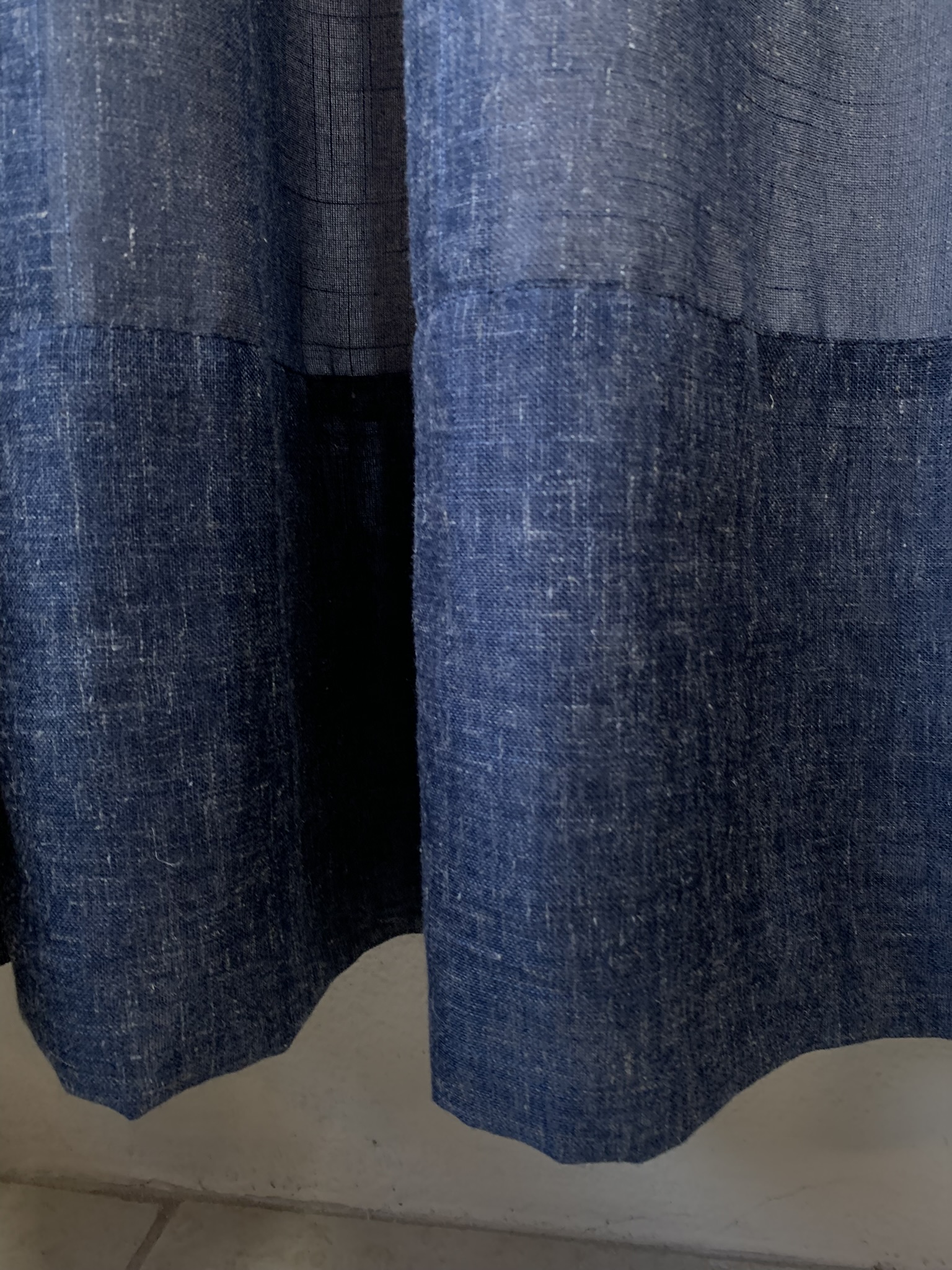 CORTINA C/ ILHOS LINHO AZUL