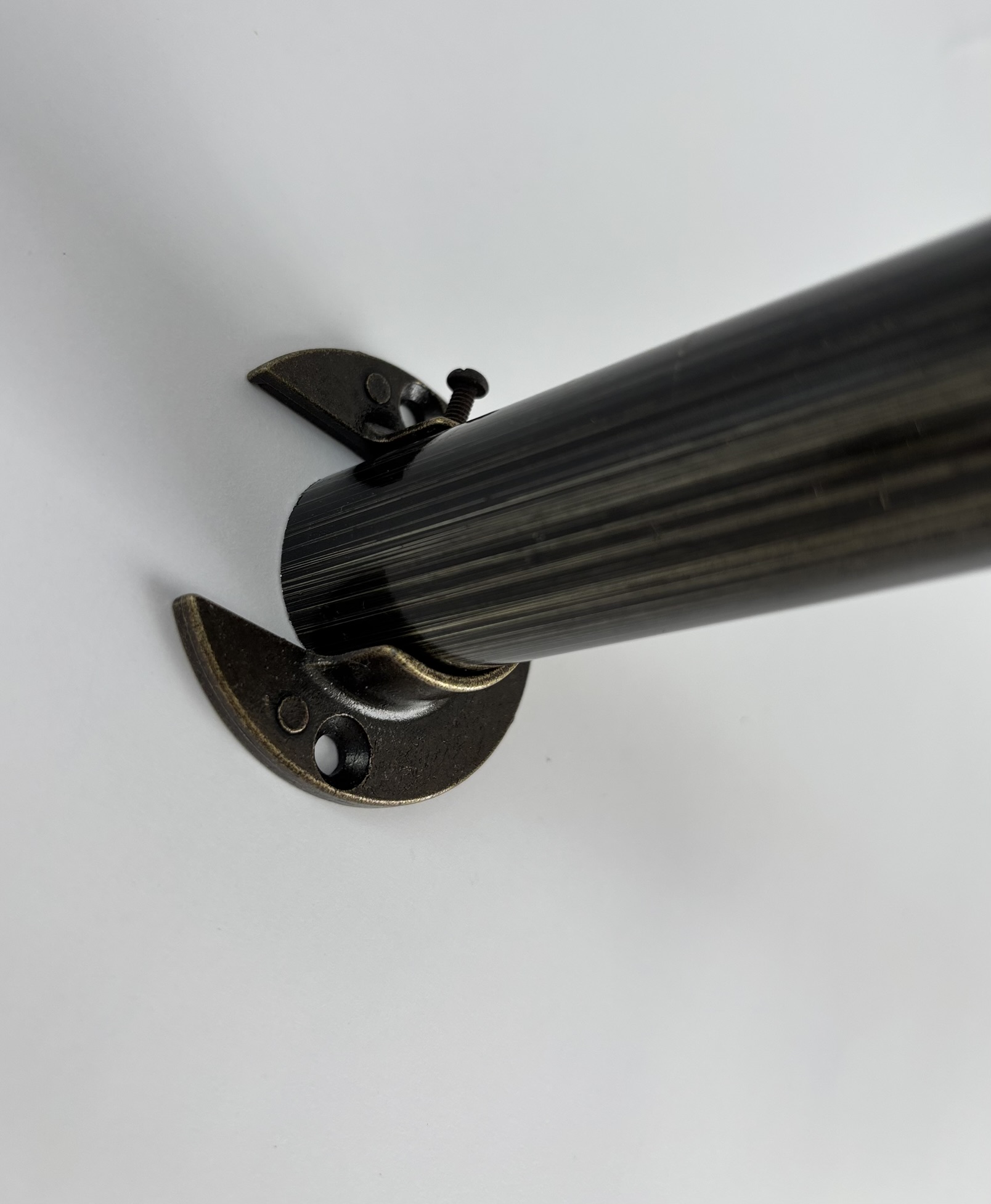 SUPORTE TIPO  FLANGE PARA VARÃO DE 28MM