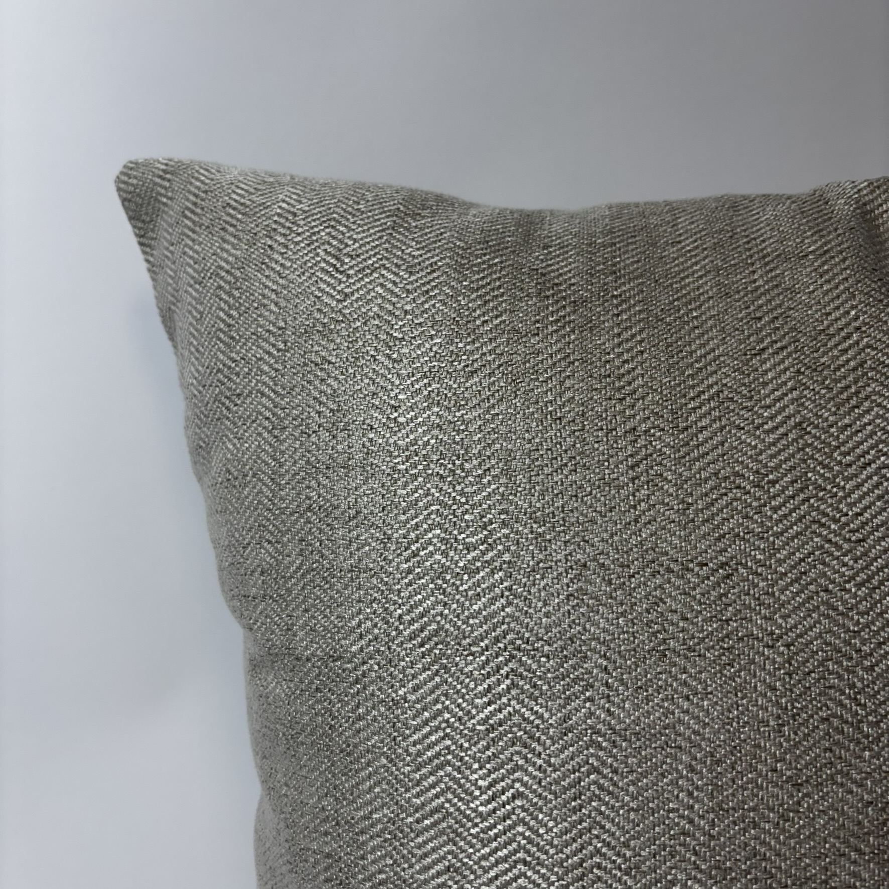 CAPA PARA ALMOFADA 50 X 50 CM  TECIDO CHEVRON BEGE CLARO