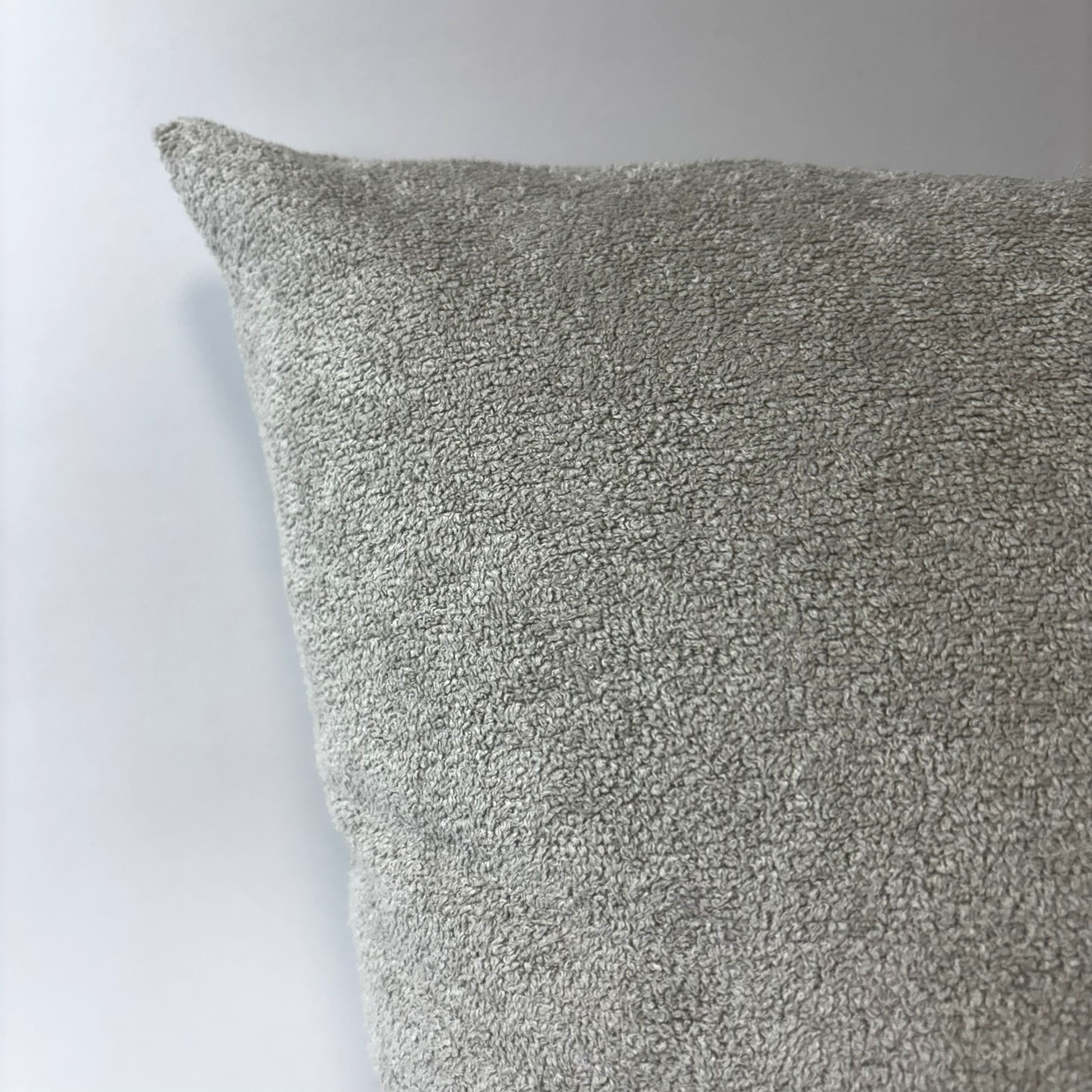 CAPA PARA ALMOFADA 50 X 50 CM  BOUCLÊ GELO