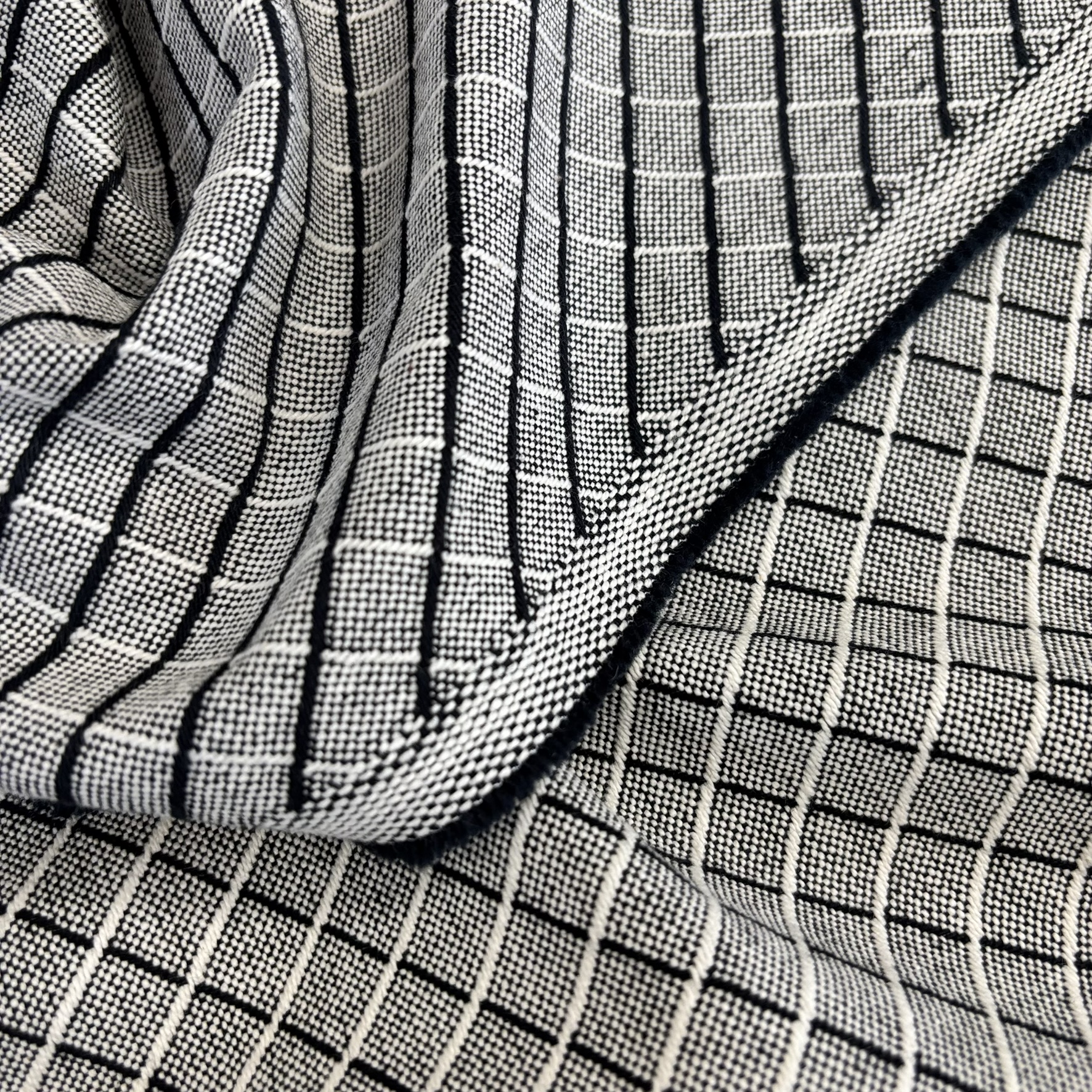 TECIDO XADREZ CINZA E PRETO