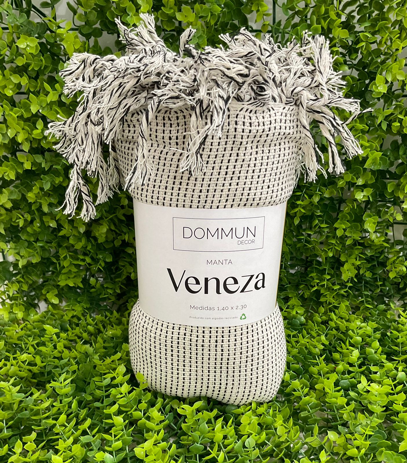 MANTA VENEZA 1,80X2,30 PONTILHADO PRETO