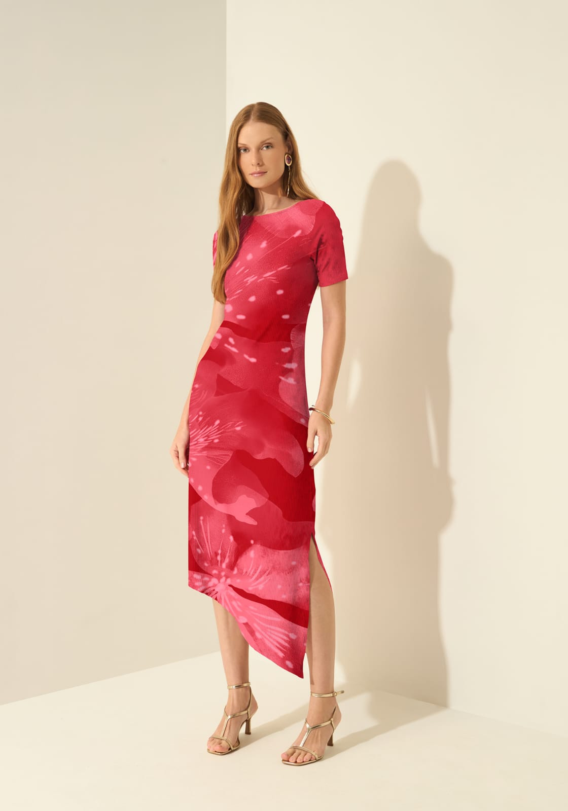 Vestido Canelado Manga Curta com Barra Assimétrica Lez a Lez 3568E