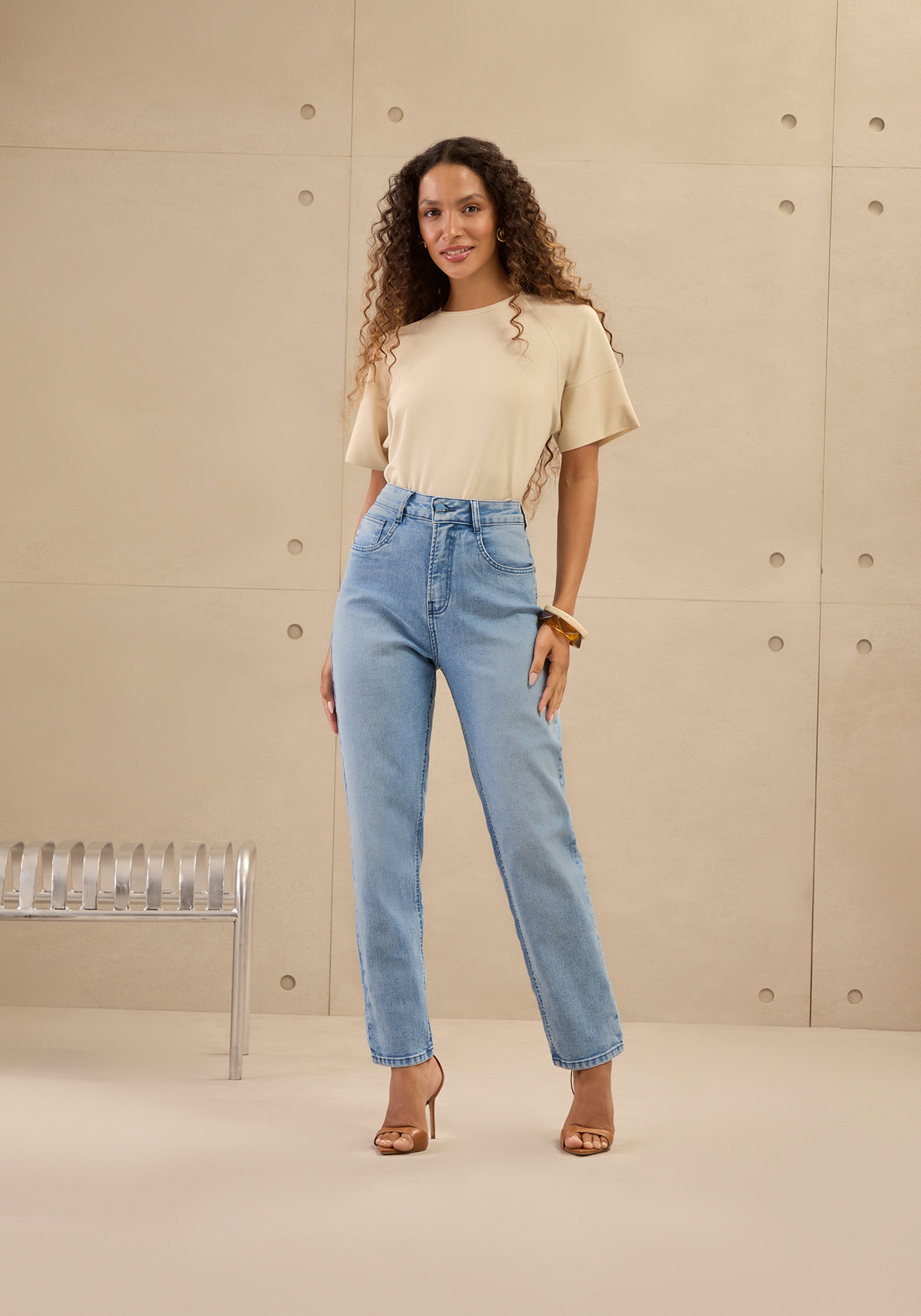 CALÇA MOM JEANS COM ELASTANO LUNENDER J3478