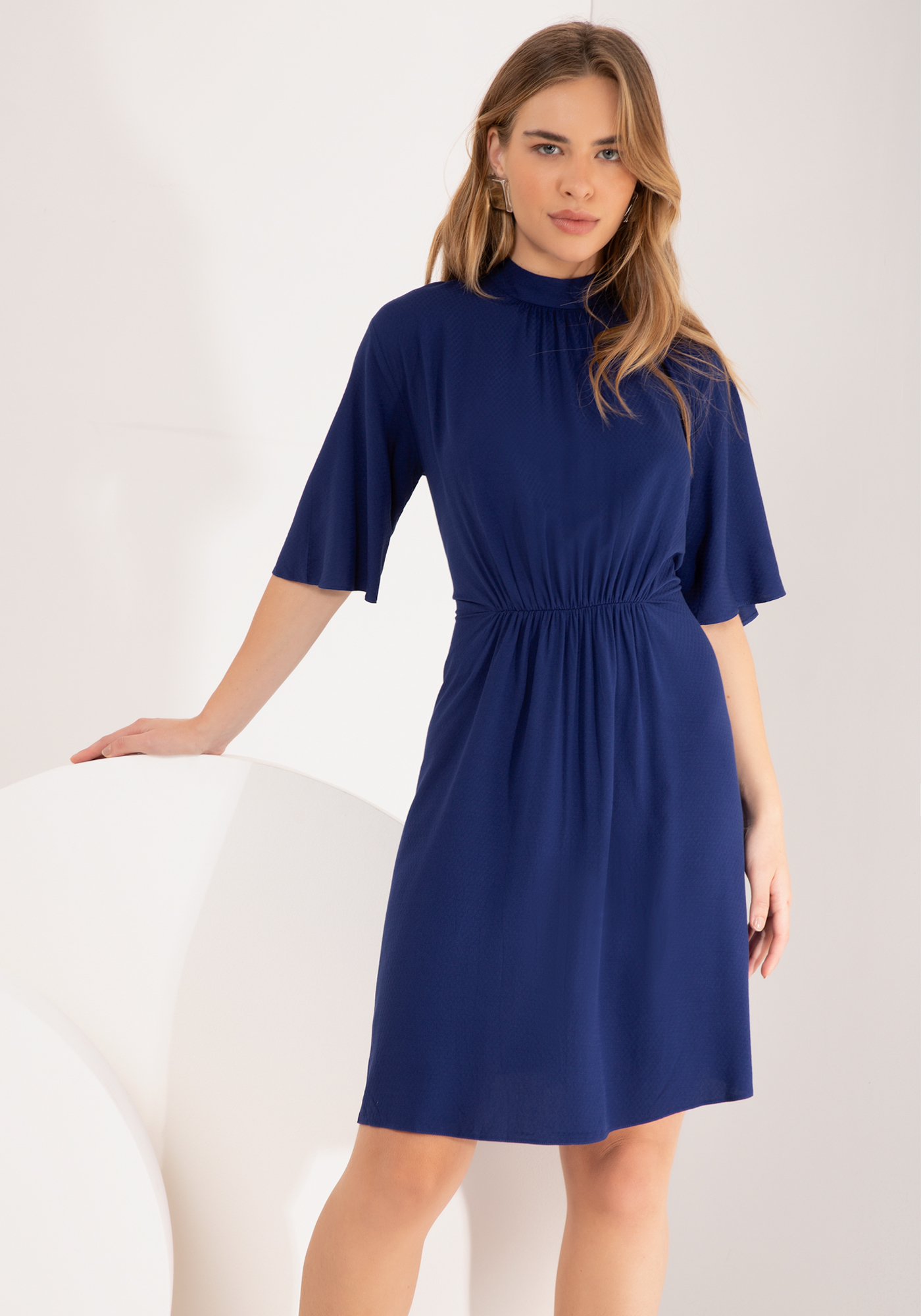 VESTIDO EM VISCOSE COM FRANZIDO NA CINTURA C0151