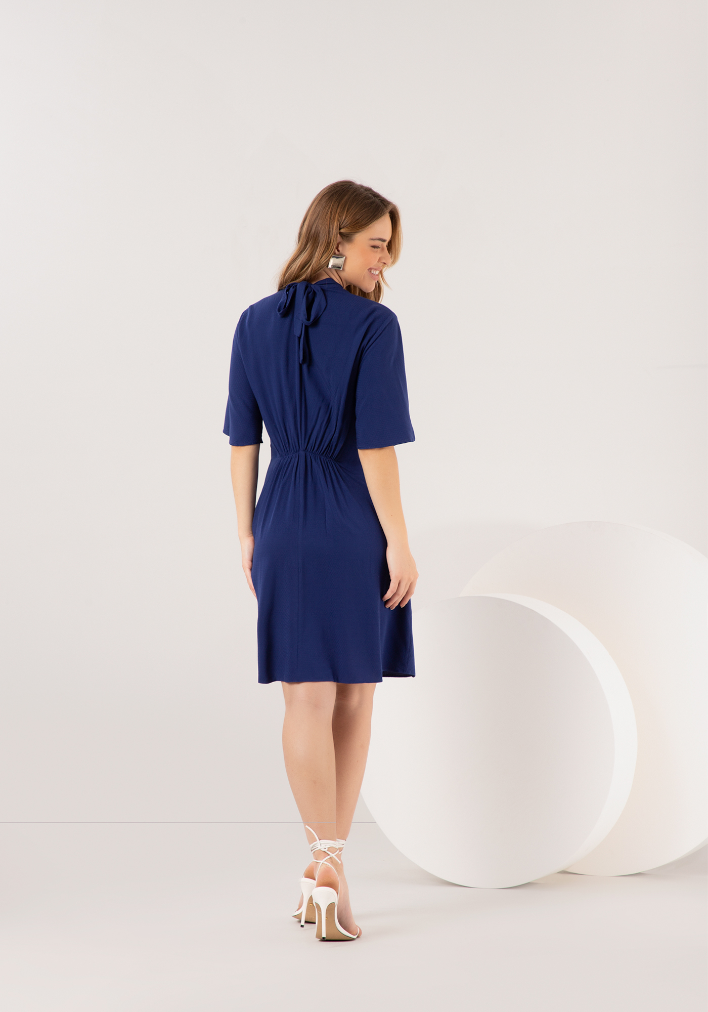 VESTIDO EM VISCOSE COM FRANZIDO NA CINTURA C0151