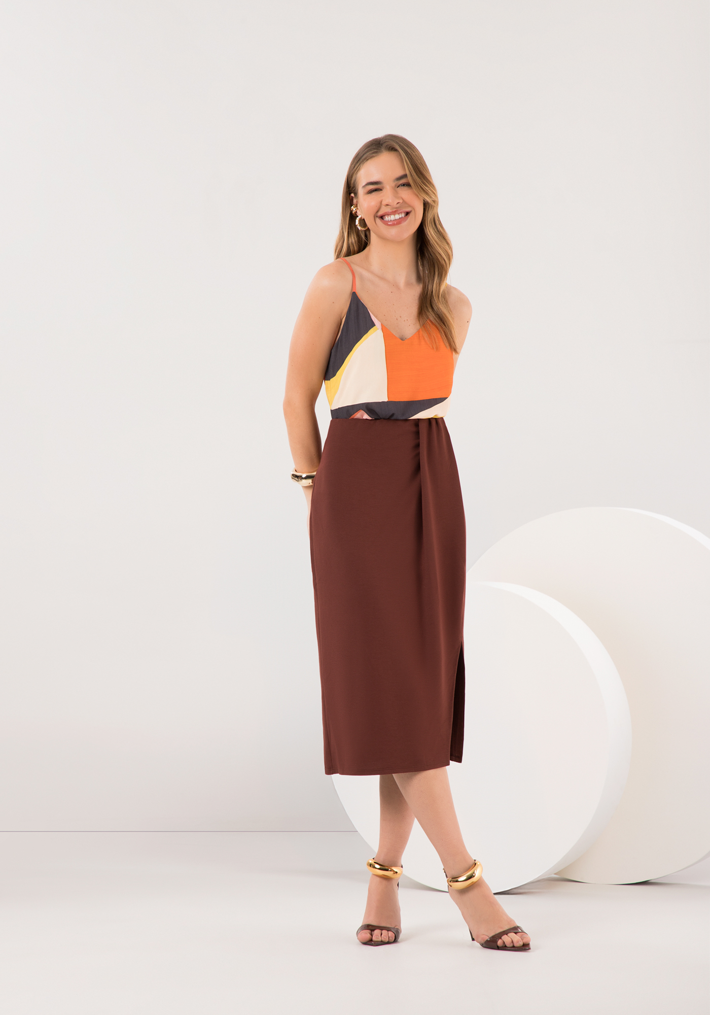 BLUSA DE ALÇA FINA EM VISCOSE LUNENDER  C0142