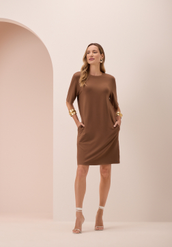 Vestido Curto Básico Com Bolsos E Mangas Curtas Em Malha 00590