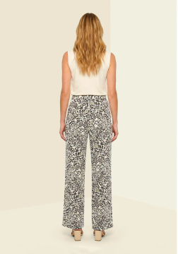 Calça Pantalona Estampada de Cintura Alta em Viscose Lez a Lez 3682E