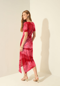 Vestido Canelado Manga Curta com Barra Assimétrica Lez a Lez 3568E