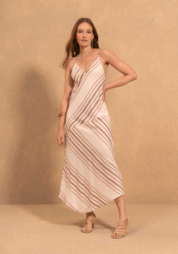Vestido Ch&aacute; de Al&ccedil;as Finas Barra Assim&eacute;trica Lez a Lez 5382E
