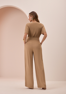 CALÇA PANTALONA EM VISCOSE COM DETALHES DE BOTÃO LUNENDER C5092