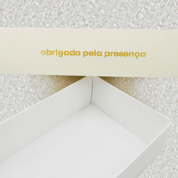 Caixa 08 doces para personalizar (*m&iacute;nimo 30 unidades por modelo e cor). 