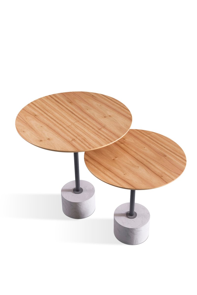 Mesa lateral Argo em aço carbono e madeira 