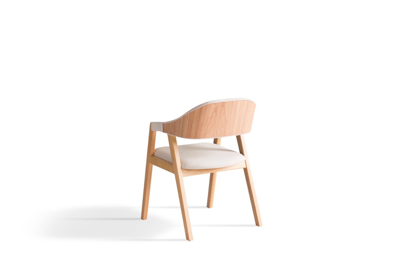 Cadeira Scotta costas em madeira cinamomo